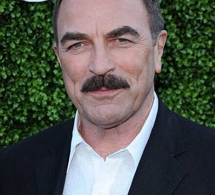 “Tom Selleck: A Journey Through Time – From Youthful Beginnings to Blue Bloods Star”