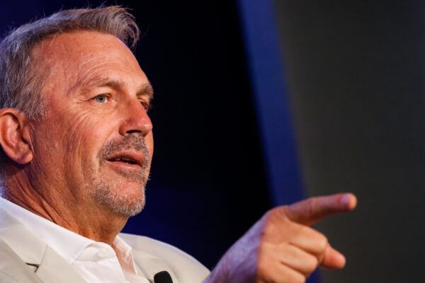 Video: Kevin Costner addresses SCAD students during film festival